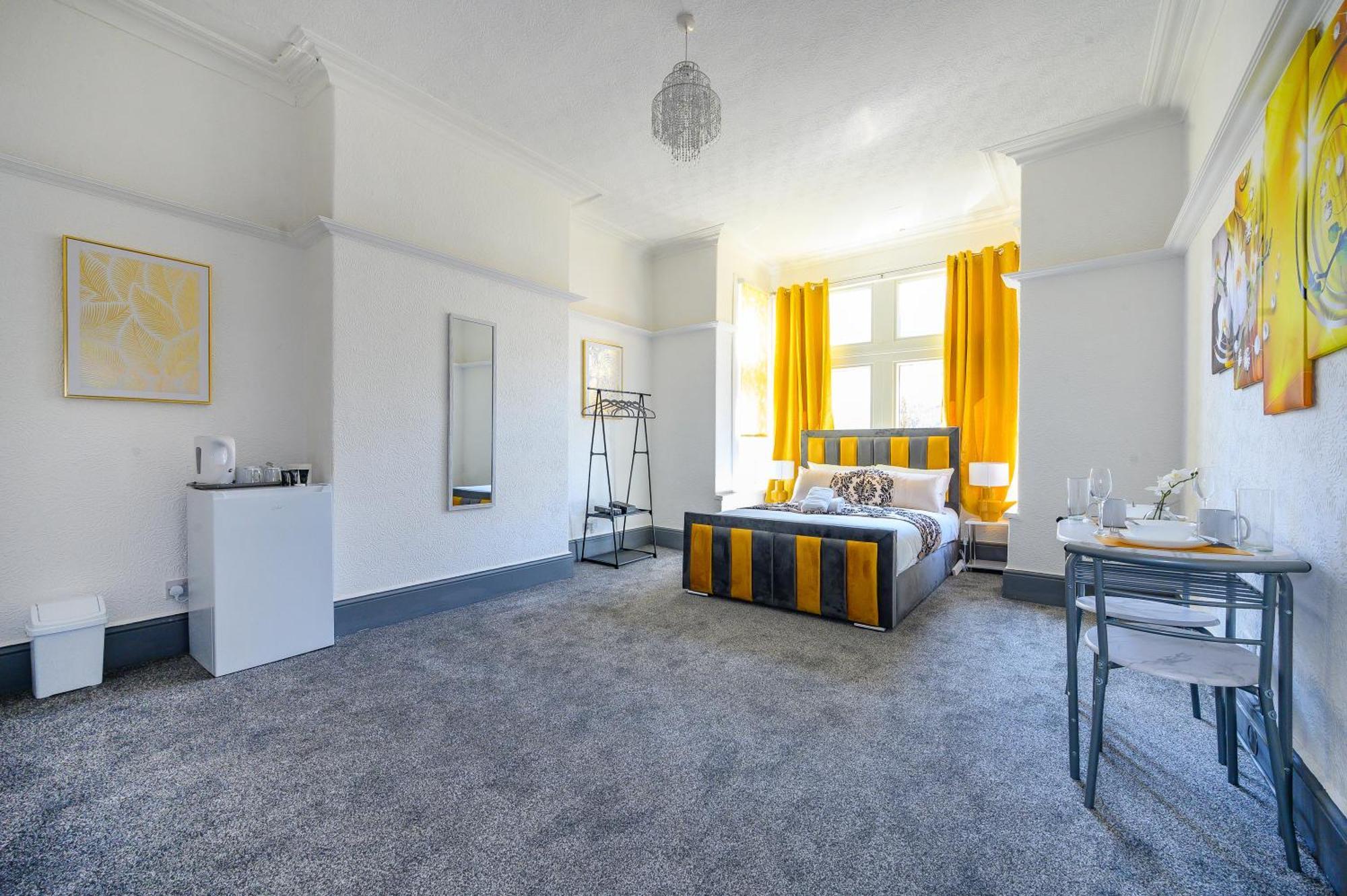 -Rf7H- For Your Relaxed & Cosy Free Parking Лидс Экстерьер фото