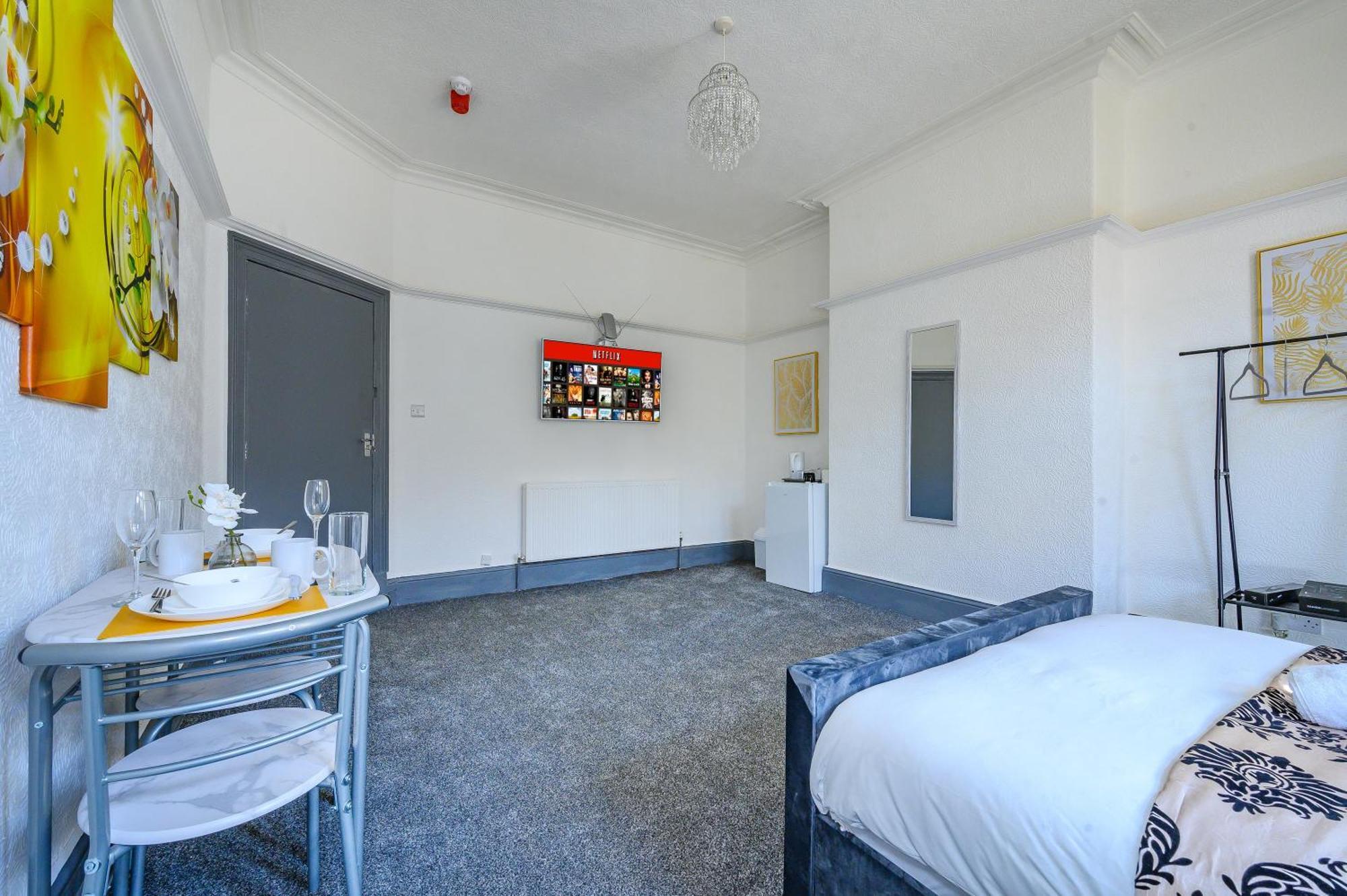 -Rf7H- For Your Relaxed & Cosy Free Parking Лидс Экстерьер фото